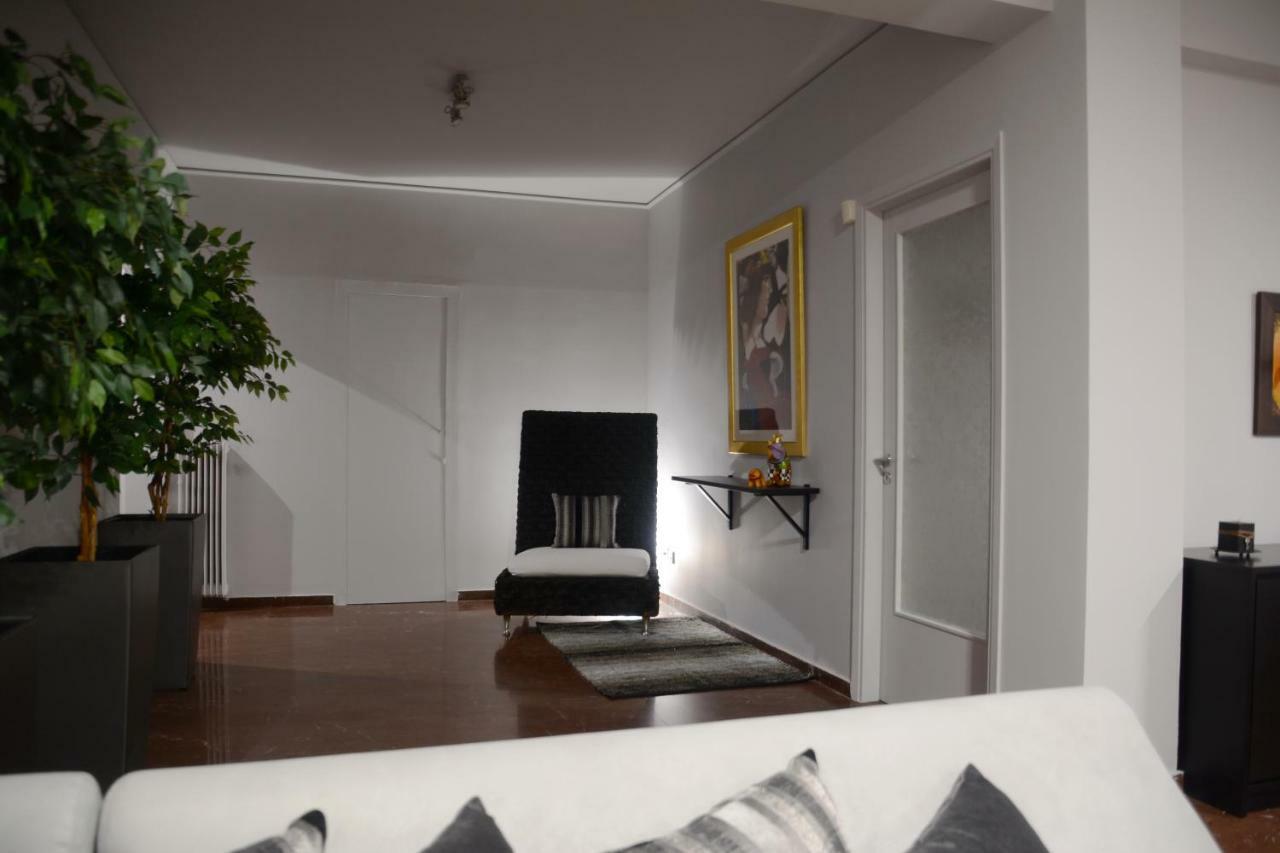 Modern & Classy Central Apartment Aten Exteriör bild